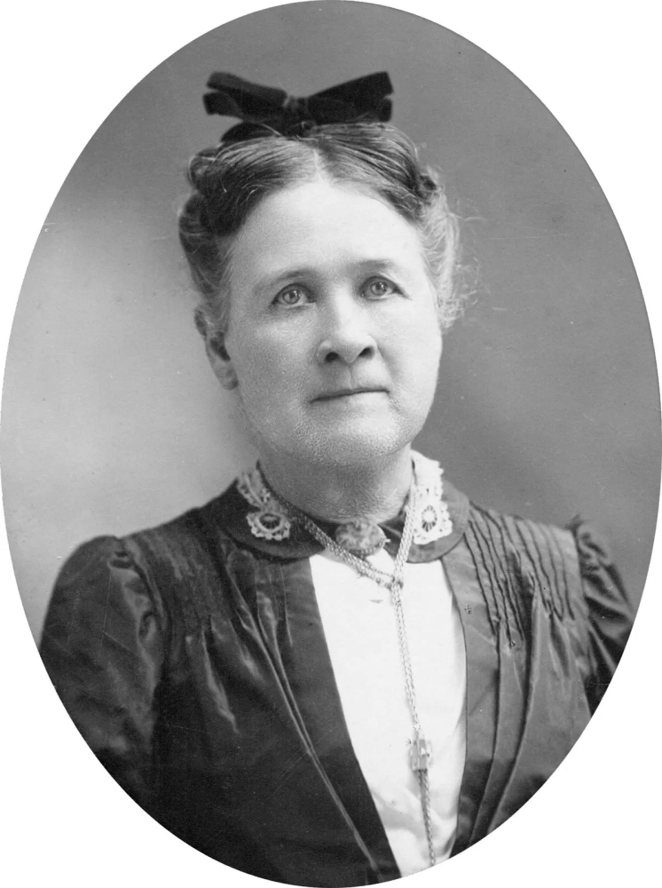 Lucy Hobbs becomes the first woman in the world to receive a doctorate in dentistry