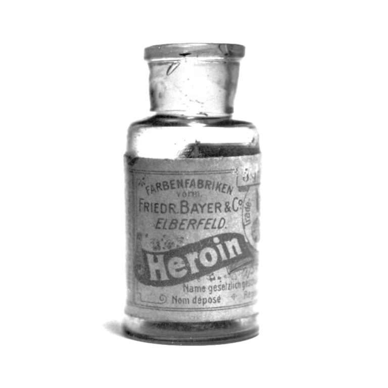 German chemist Felix Hoffmann synthesized aspirin and heroin