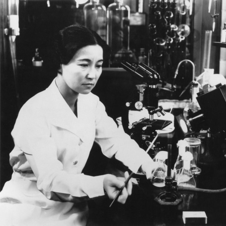 Biochemist and bacteriologist Ruby Hirose was recognized by the American Chemical Society for accomplishments in chemistry