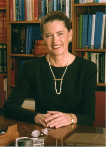 Jane E Henney, MD, becomes the first woman Commissioner of Food and Drugs