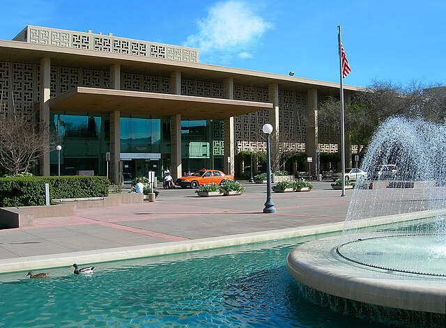 The Stanford Hospital Center for Clinical Sciences Research building opened