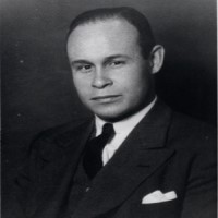 Charles R Drew began blood processing program for English war victims: Plasma for Britain