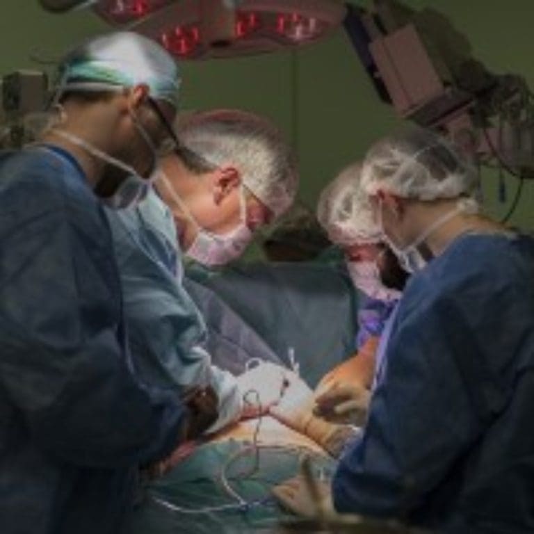 Northwestern Medicine performs first known quadruple-organ transplant involving retransplanted lungs