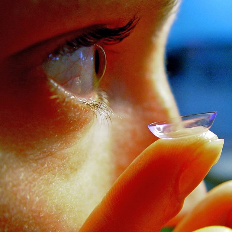 contact lenses give people infrared vision — even with their eyes shut