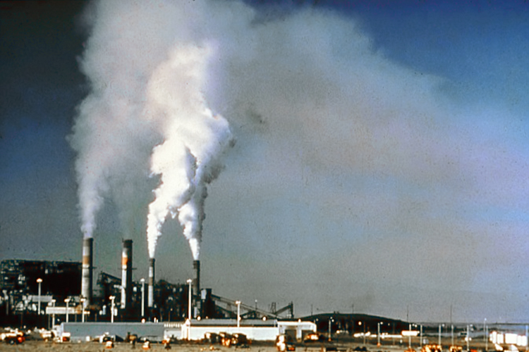 Long-term exposure to outdoor air pollution linked to increased risk of dementia