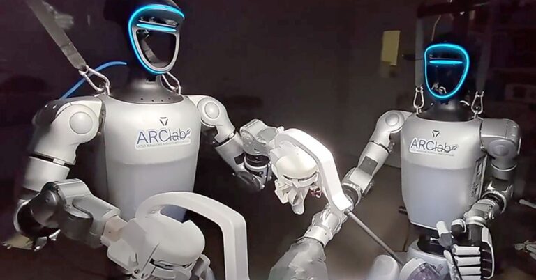 Surgeons Use Teleoperated Humanoid Robots to Perform Live Surgery – a World First